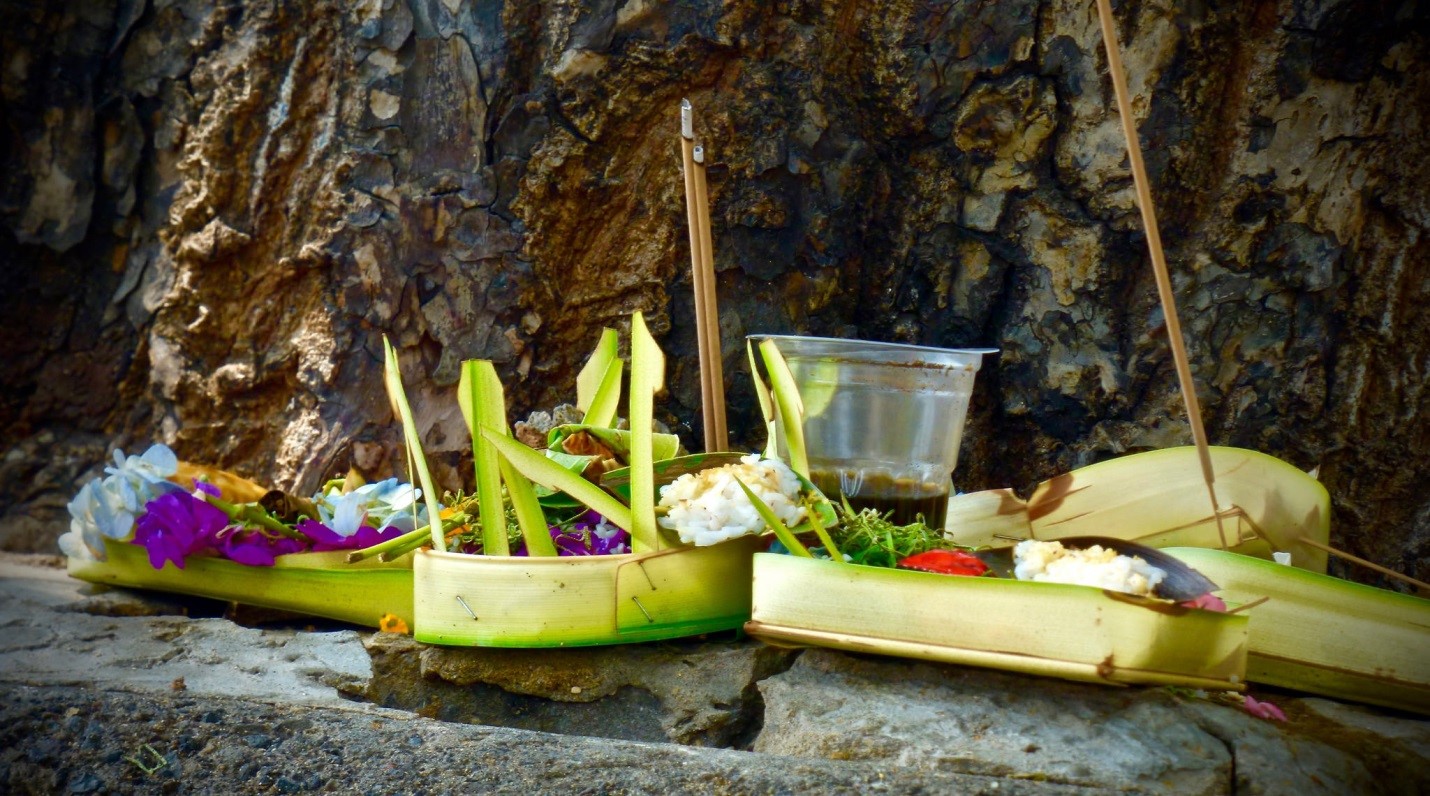 bali-offerings