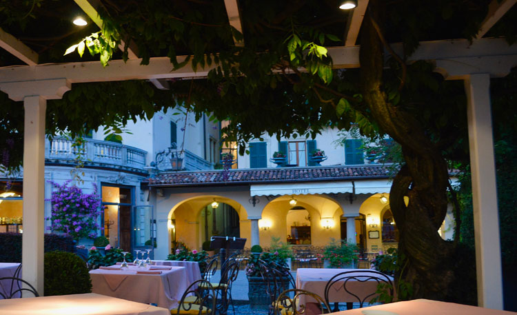 HotelOutdoorView