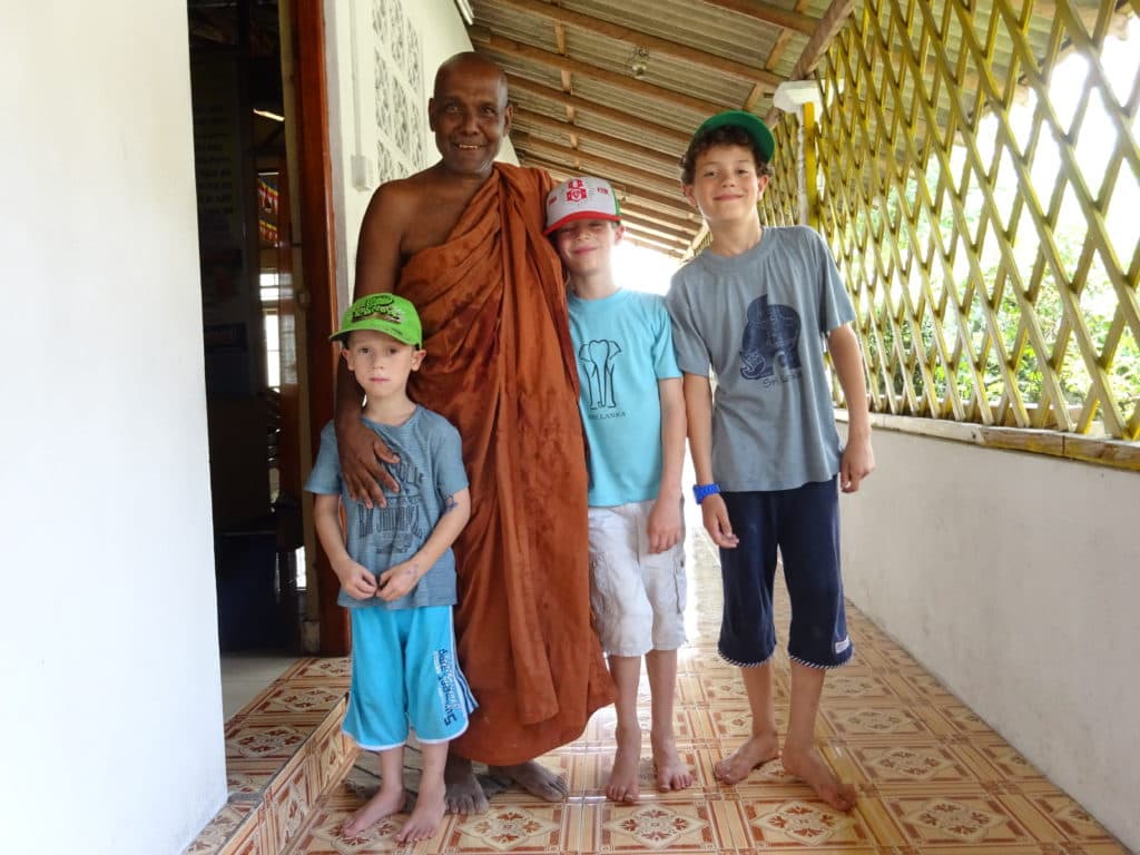 thai_buddhist_monk