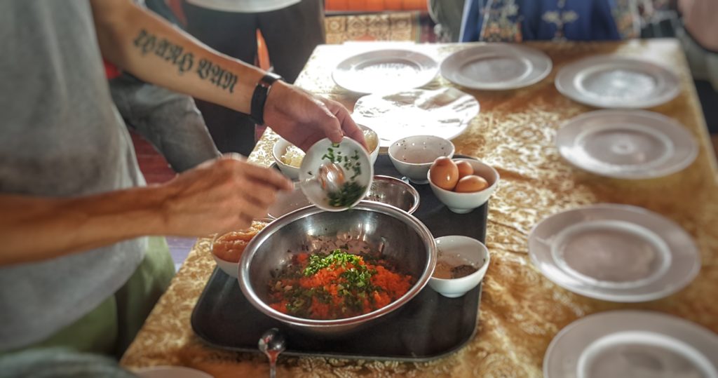 4. Vietnamese spring roll demo class at Halong Bay
