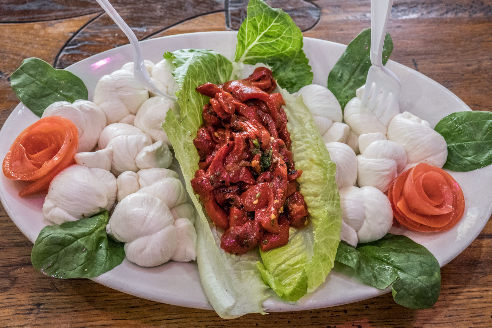 fresh-mozzarella-Tino’s-Delicatessen-Arthur-Avenue-Bronx-Little-Italy-1600×1067