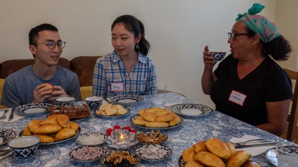 apple-talk-League-of-Kitchens-Uzbek-Cooking-Borough-Park-Brooklyn-NYC-1600×900